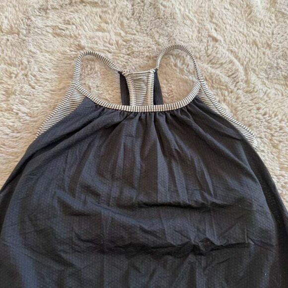 Lululemon Black Racerback Athletic‎ Tank Top built in Bra Gym Outdoor Size S - Picture 2 of 9